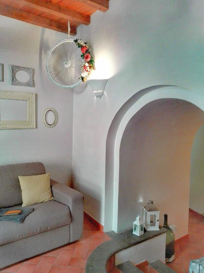 Il Rosciolo Sulla Francigena Apartment ฟอร์เมลโล ภายนอก รูปภาพ
